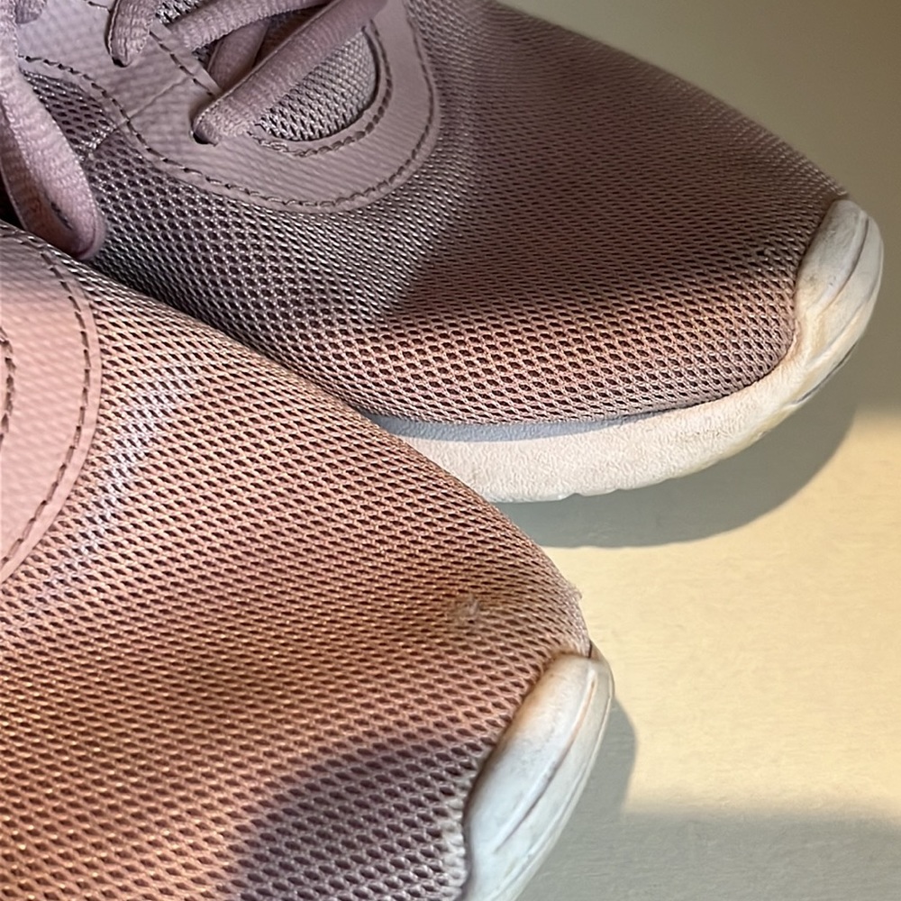 Pink Nikes Size 9 - Picture 3 of 5